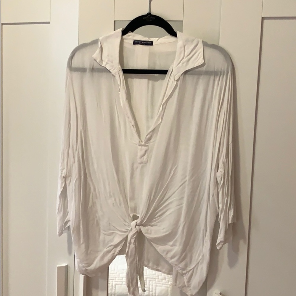 Brandy melville white knotted top